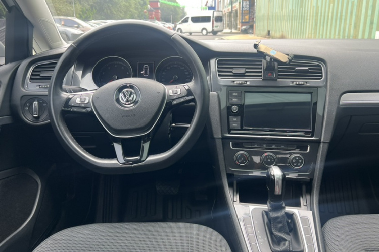 Volkswagen Golf 2019 #9 Volkswagen Golf 2019 car image #9
