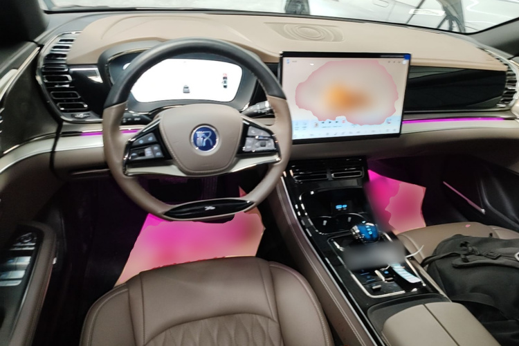 BYD Han 2025 car image #11