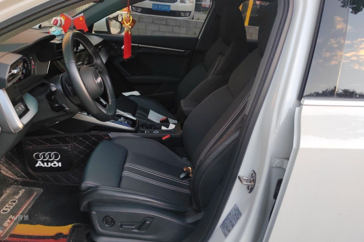 Audi A3 2023 immagine di auto #17