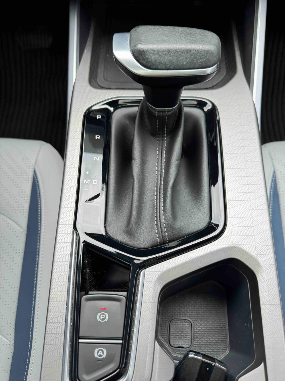GEELY Emgrand 2022 car image #15