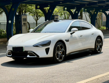 MI SU7 2025 car image 
