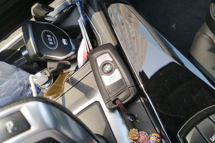 BMW 3 Series 2017 car image #10
