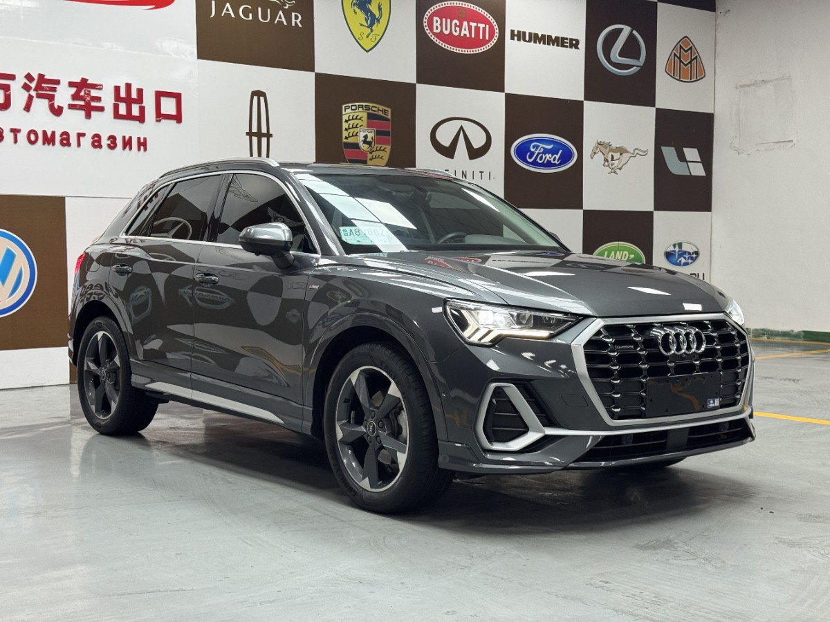 Audi Q3 2021 car image #3