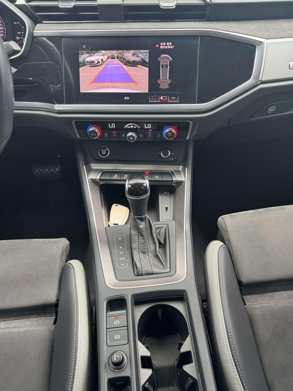 Audi Q3 2021 car image #20