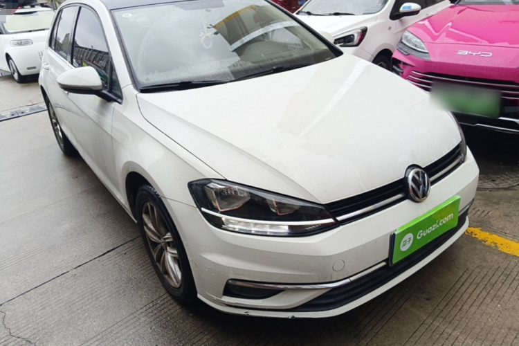 Volkswagen Golf 2019 car image #4