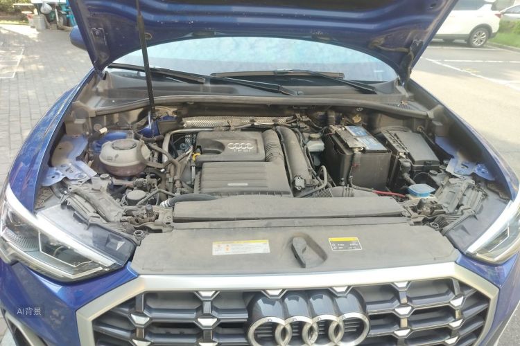 Audi Q3 2021 car image #22