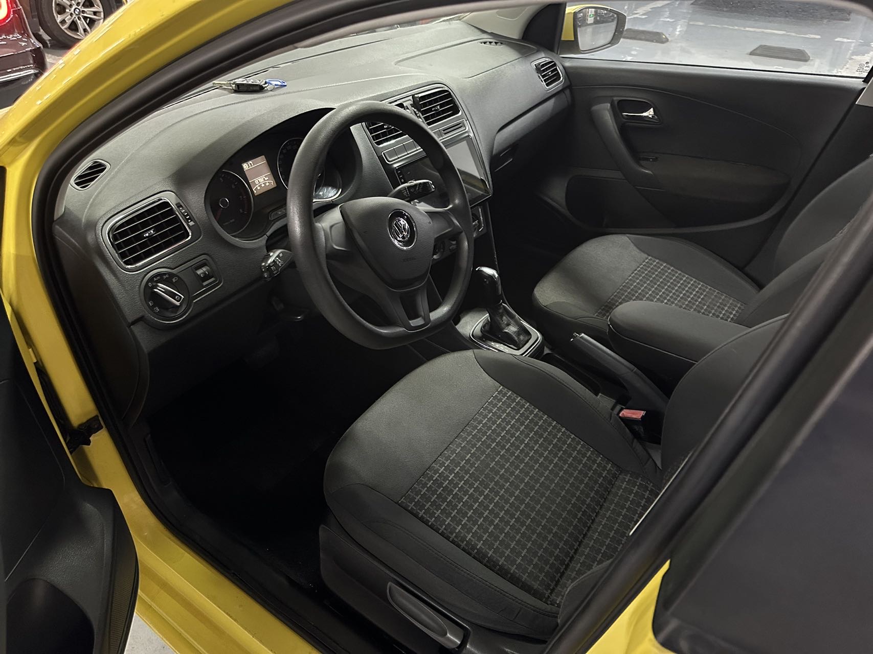 Volkswagen Polo 2015 #2 Volkswagen Polo 2015 car image #2