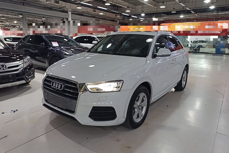 Audi Q3 2016 car image #2