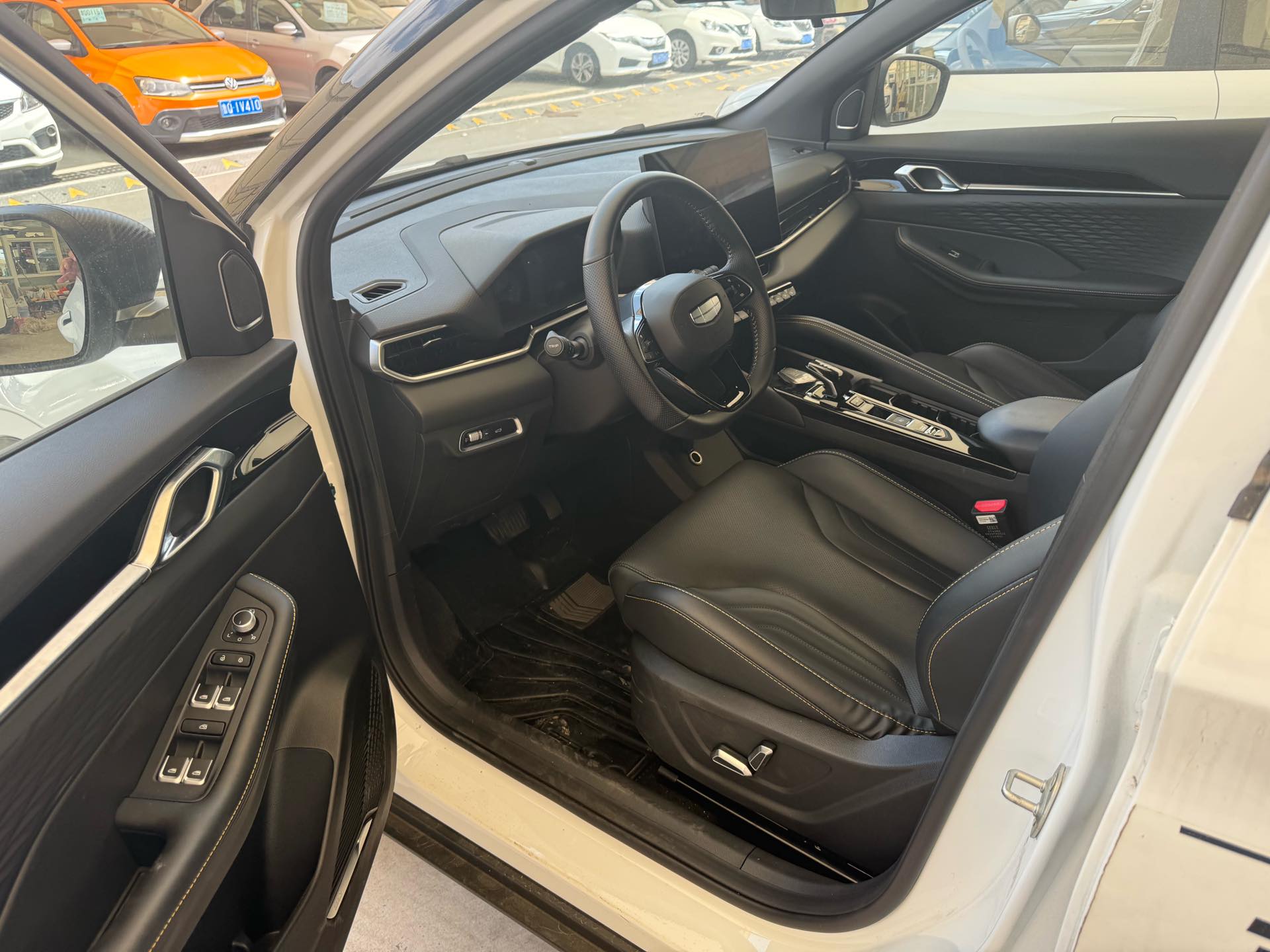 GEELY Coolray 2024 image de voiture #4