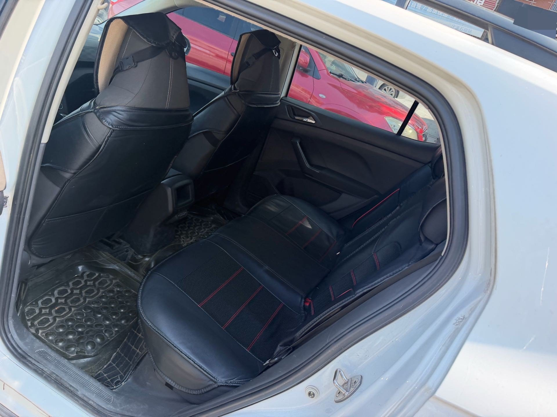 Volkswagen T-Cross 2019 immagine di auto #4