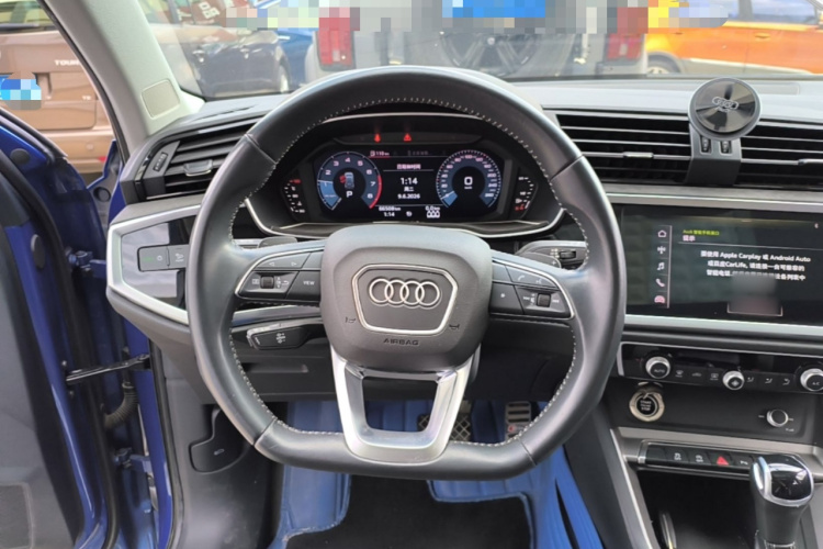 Audi Q3 2021 car image #11