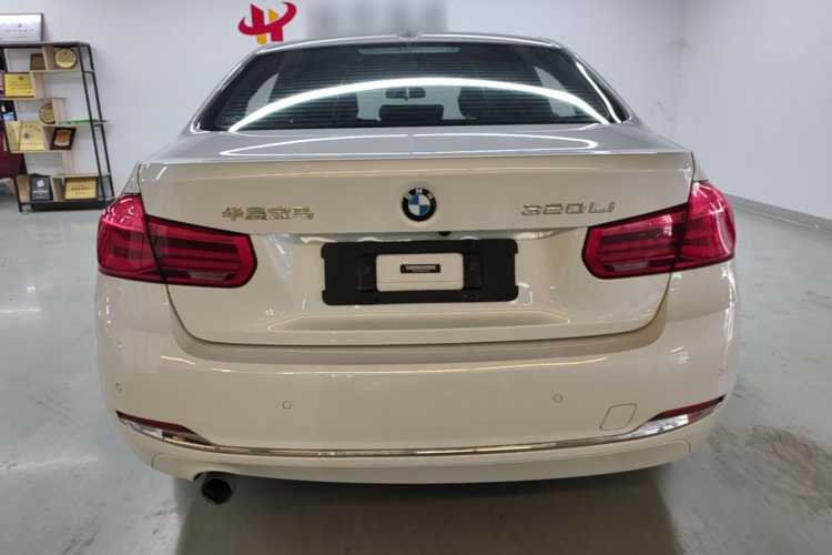 BMW 3 Series 2016 #4 BMW 3 Series 2016 car image #4