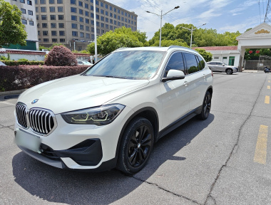 BMW X1 2020 BMW X1 2020 car image