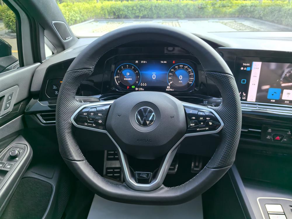 Volkswagen Golf 2022 car image #17