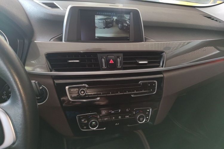BMW X1 2019 car image #13