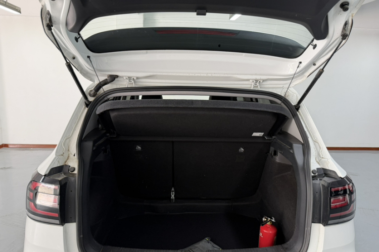 Volkswagen Tacqua 2021 car image #25