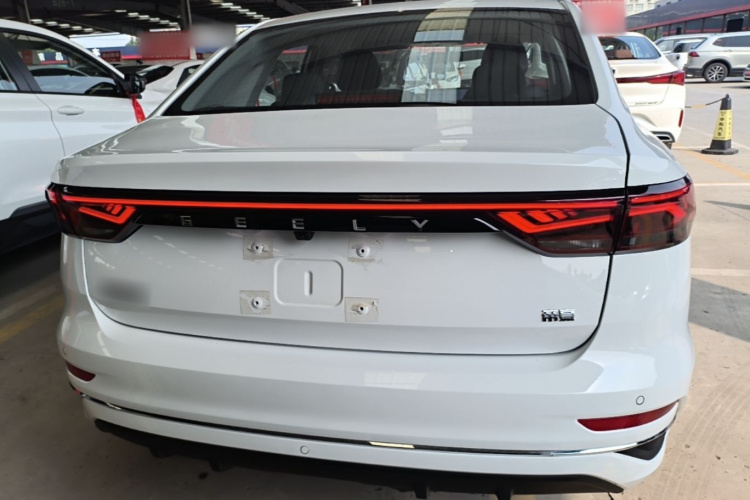 GEELY Emgrand 2026 car image #6
