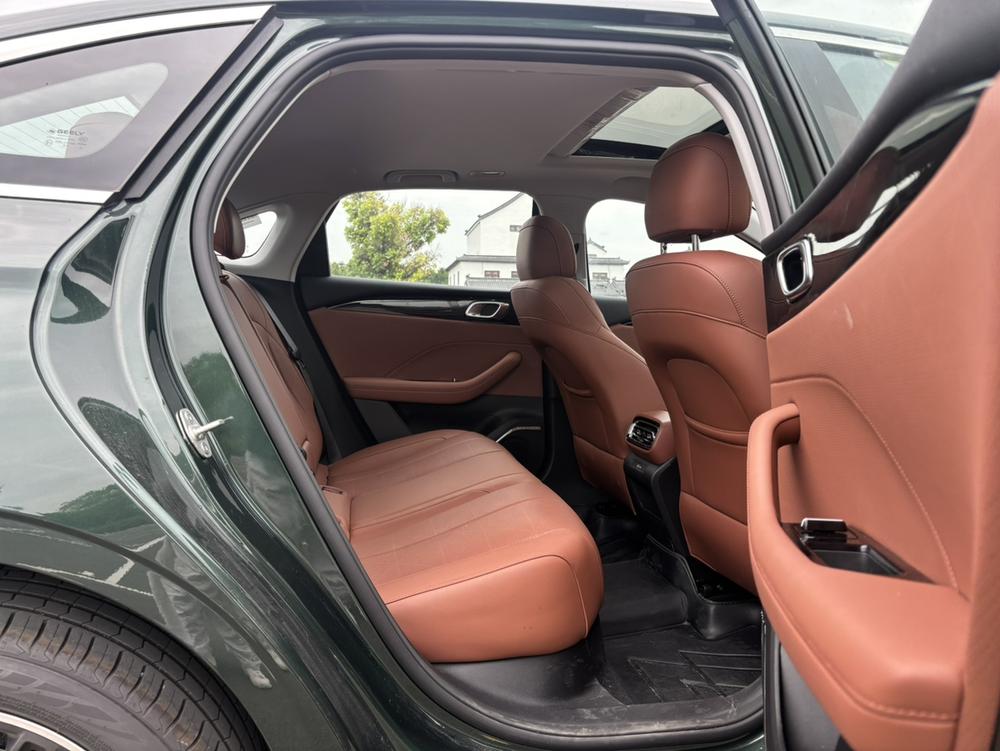GEELY Emgrand 2025 #16 GEELY Emgrand 2025 car image #16