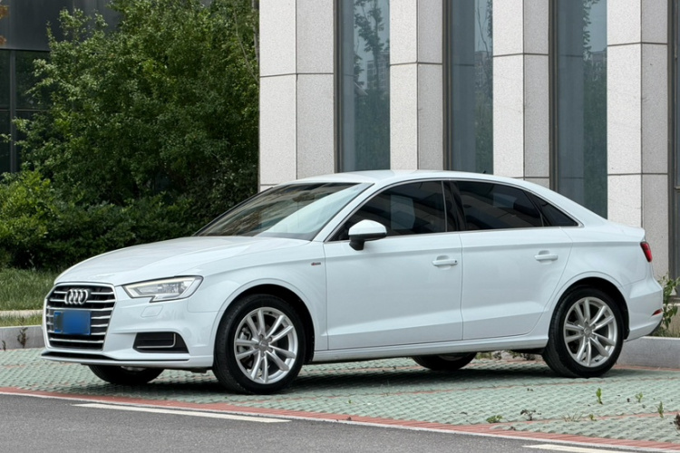 Audi A3 2019 #2 Audi A3 2019 car image #2