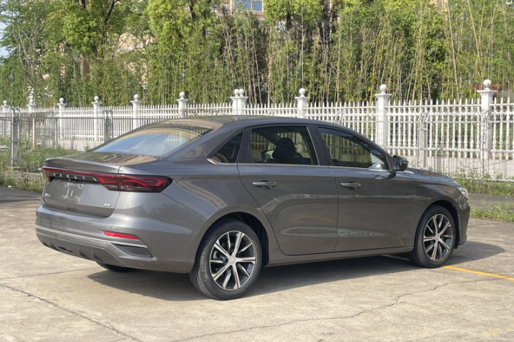 GEELY Emgrand 2022 #9 GEELY Emgrand 2022 car image #9
