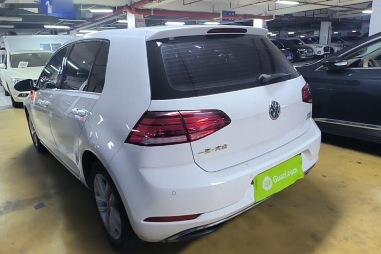 Volkswagen Golf 2018 car image #7