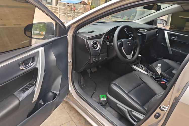 Toyota Corolla 2018 car image #16