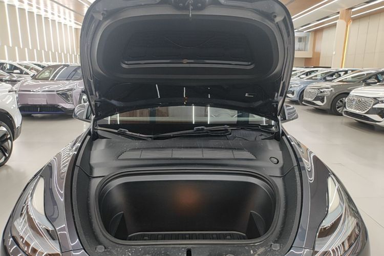 Tesla Model Y 2024 #20 Tesla Model Y 2024 car image #20
