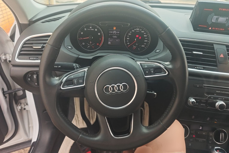 Audi Q3 2019 #15 Audi Q3 2019 car image #15