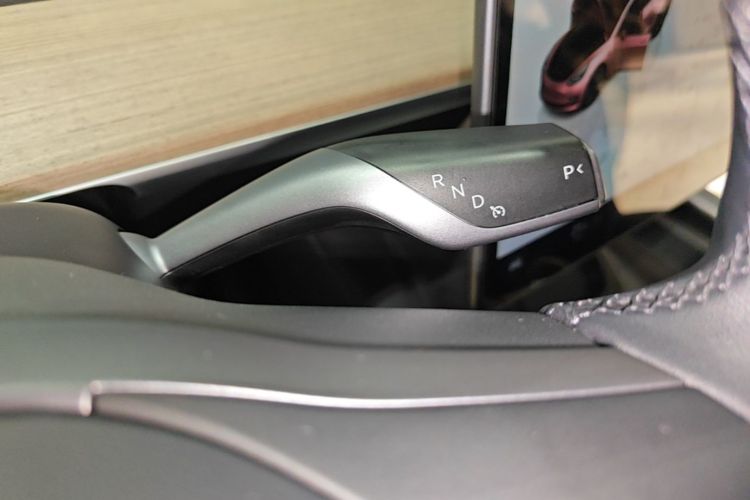 Tesla Model 3 2023 immagine di auto #14