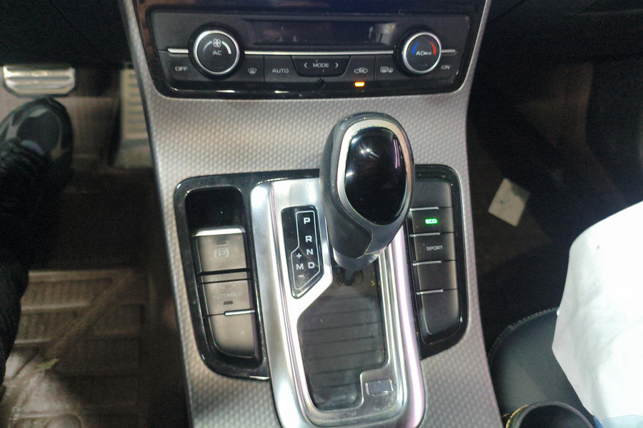 GEELY Emgrand GS 2017 car image #6