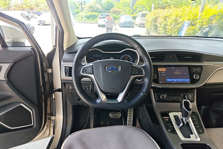 GEELY Emgrand GS 2016 car image #11