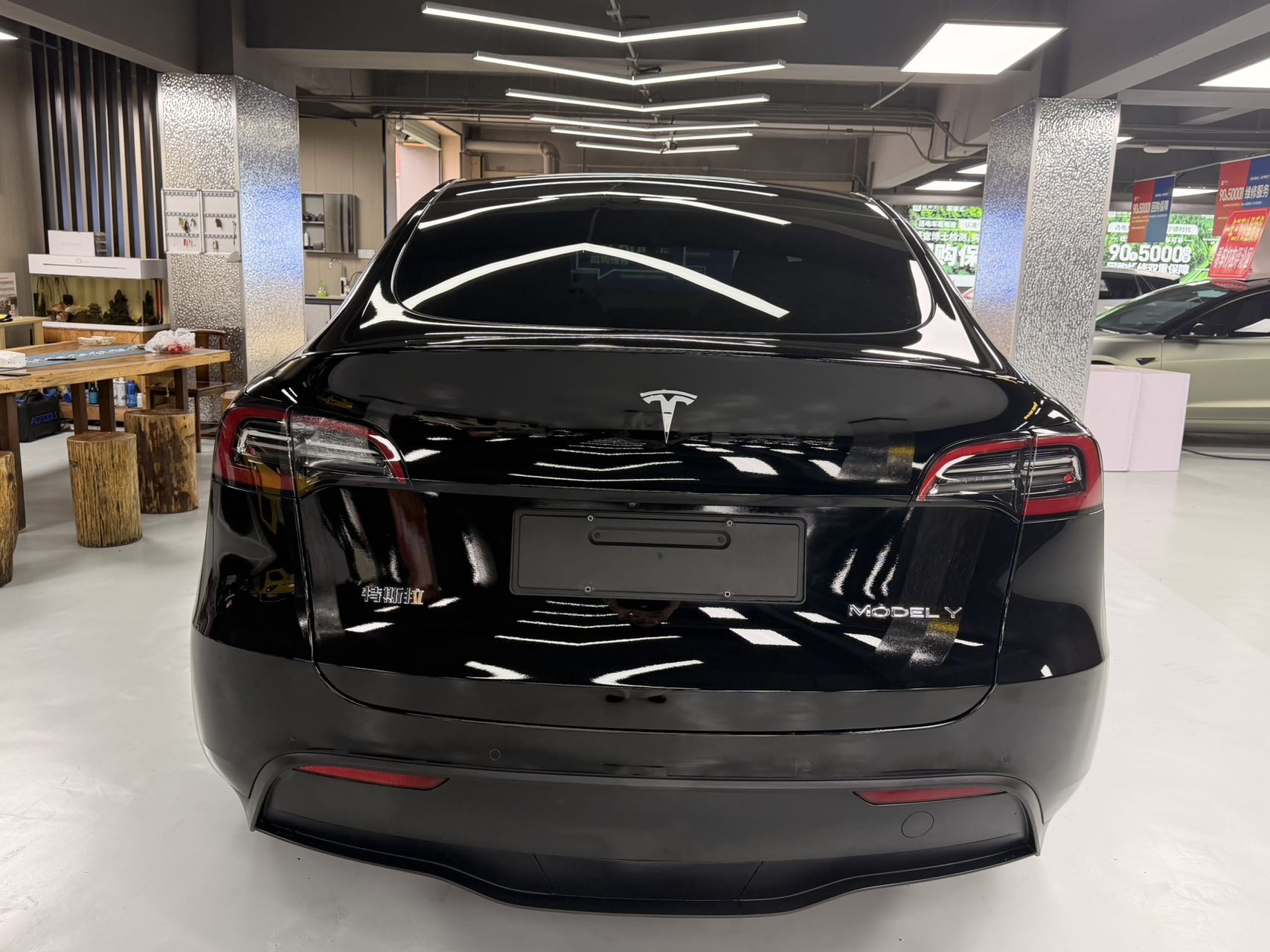Tesla Model Y 2023 car image #5