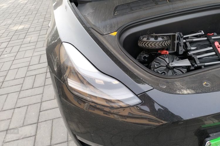 Tesla Model Y 2021 #8 Tesla Model Y 2021 car image #8