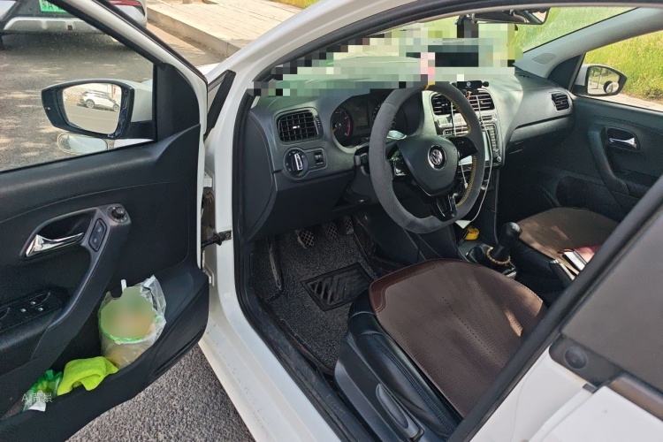 Volkswagen Polo 2017 car image #18