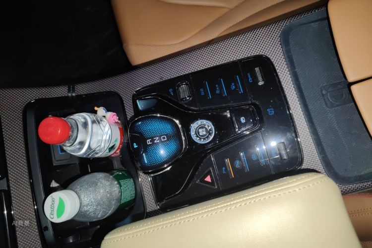 BYD Han 2022 car image #16