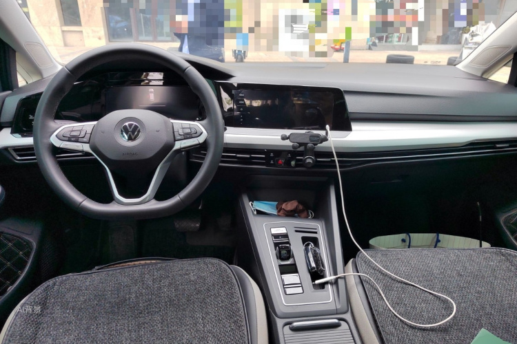 Volkswagen Golf 2022 immagine di auto #11