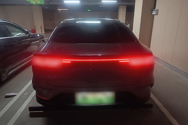 BYD Han 2024 immagine di auto #6