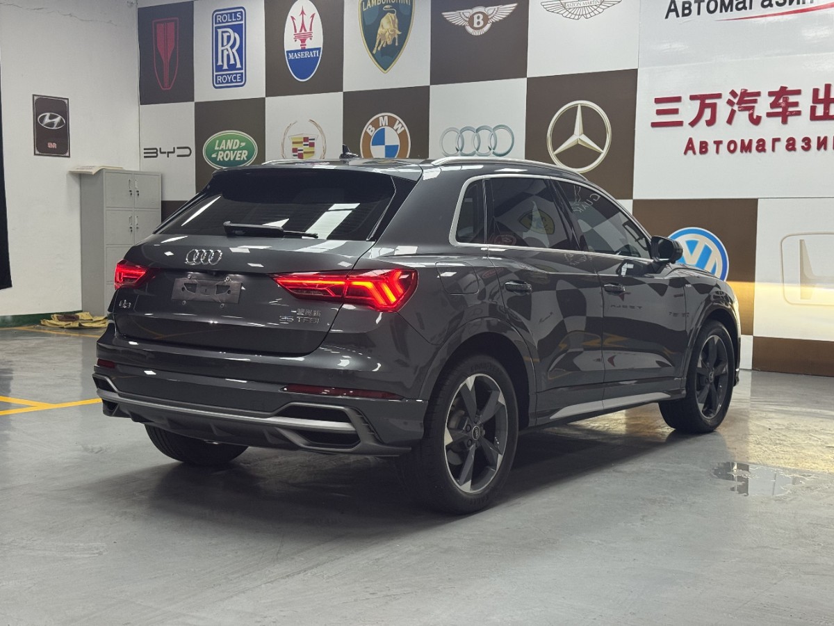 Audi Q3 2021 car image #6