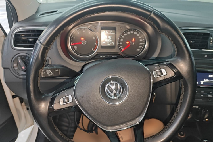 Volkswagen Polo 2016 #11 Volkswagen Polo 2016 car image #11