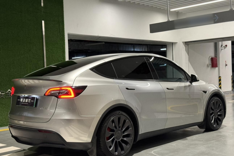 Tesla Model Y 2023 #7 Tesla Model Y 2023 car image #7