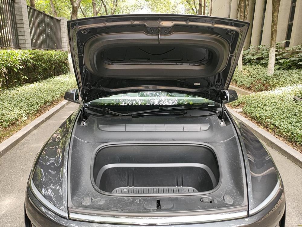 Tesla Model Y 2025 #23 Tesla Model Y 2025 car image #23