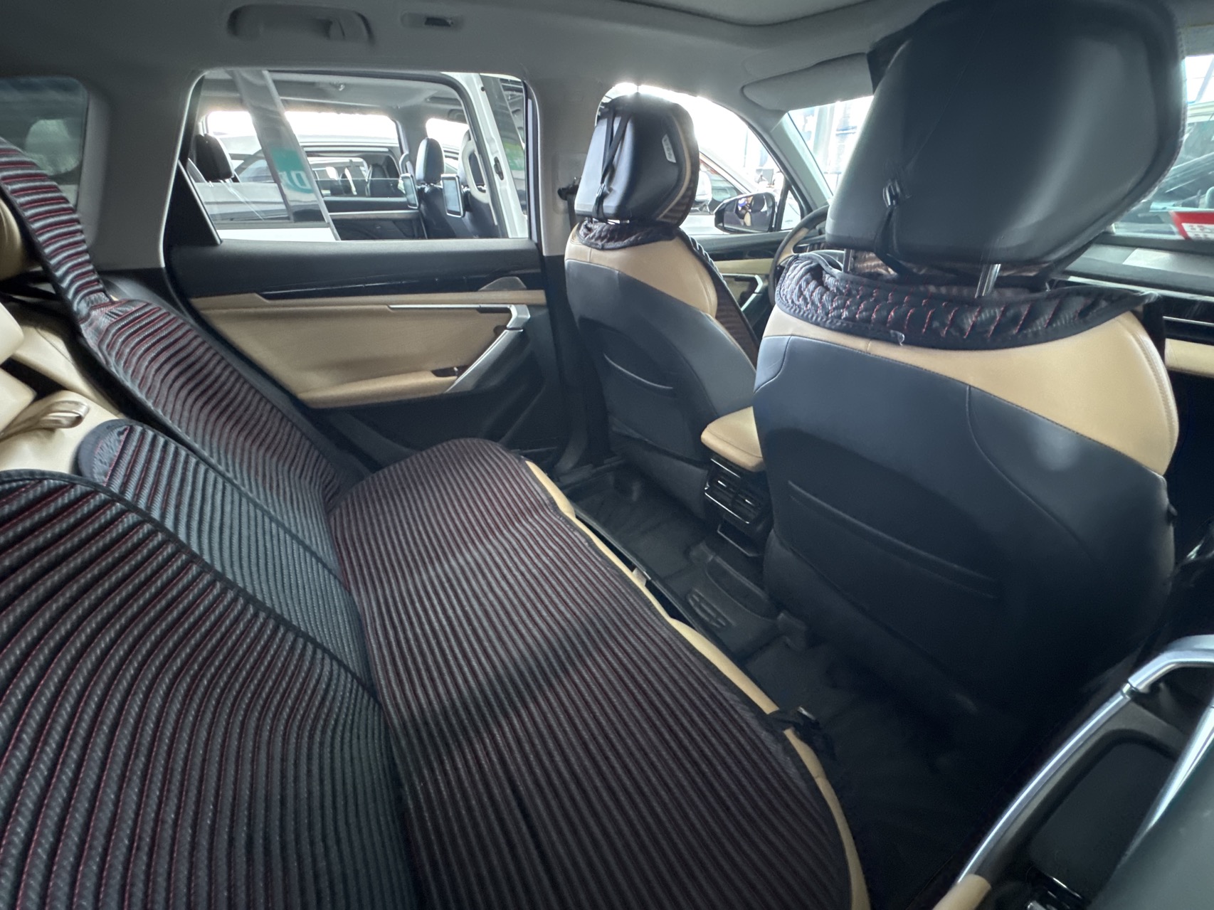 GEELY Boyue L 2022 car image #4