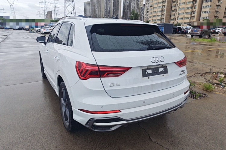 Audi Q3 2021 car image #5