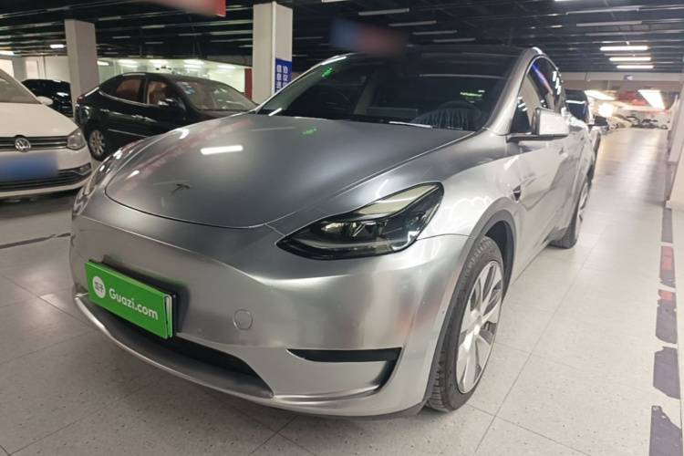 Tesla Model Y 2022 car image #2