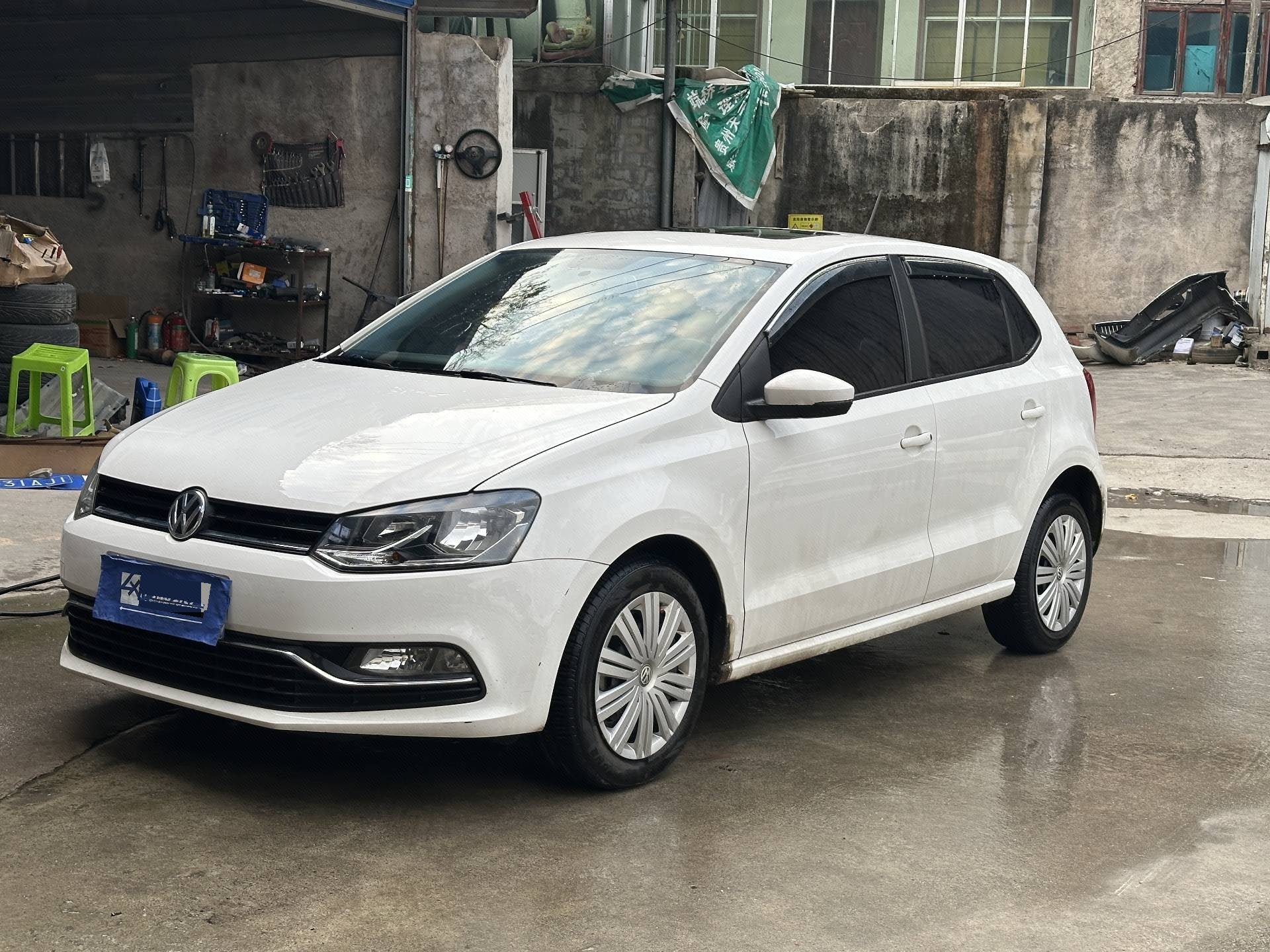 Volkswagen Polo 2016 Volkswagen Polo 2016 car image