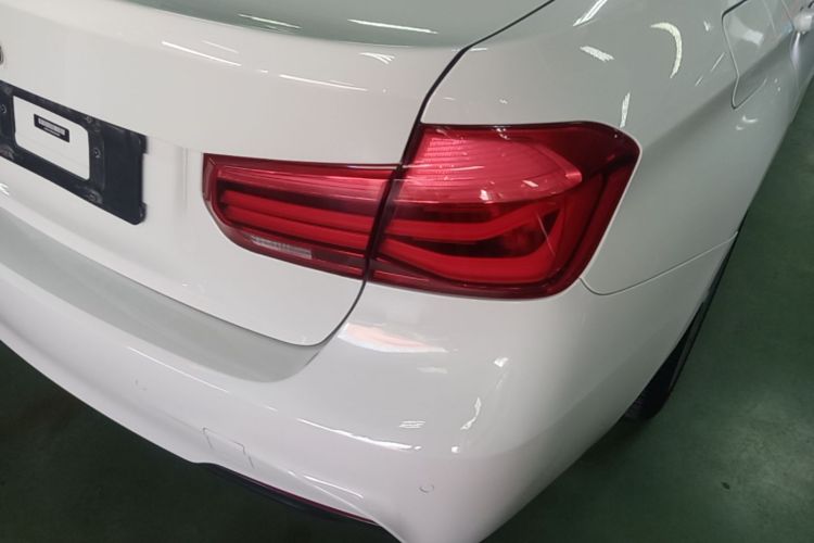 BMW 3 Series 2018 imagen de coche #8