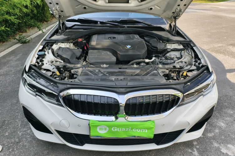 BMW 3 Series 2021 car image #22