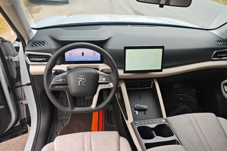 BYD YuanUP 2025 #10 BYD YuanUP 2025 car image #10
