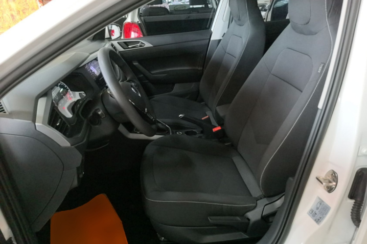 Volkswagen Polo 2021 car image #19