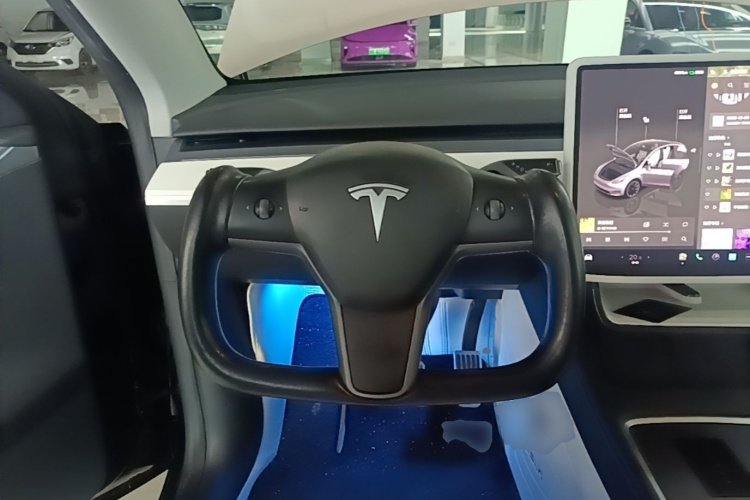 Tesla Model Y 2023 #11 Tesla Model Y 2023 car image #11